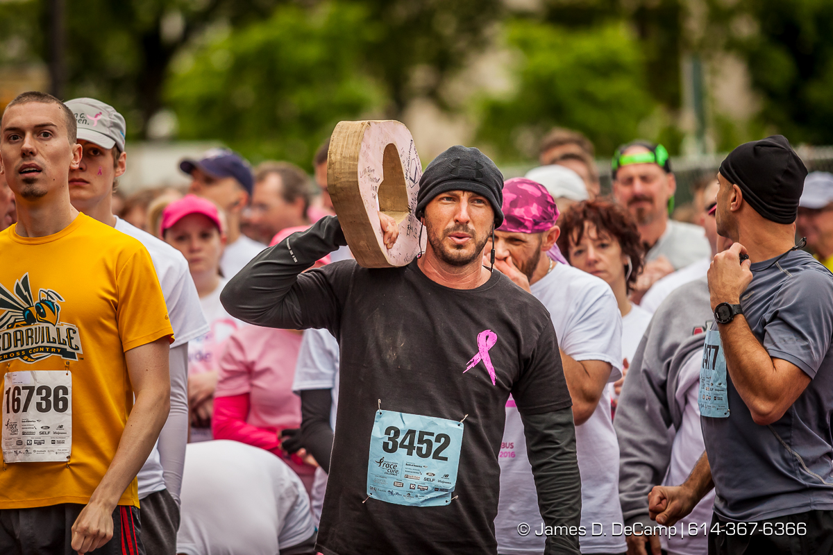 Columbus Komen Race for the Cure photographed Saturday May 14, 2016 in downtown Columbus. (© James D. DeCamp | http://www.JamesDeCamp.com | 614-367-6366) #614, #AsSeenInColumbus, #CBusRFTC, #Columbus, #ColumbusPhotographer, #JDeCampPhoto, #Ohio, #OhioPhotographer