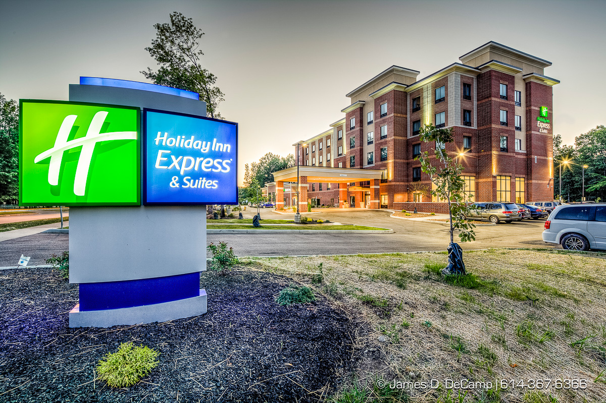 Westlake Holiday Inn & Suites photographed Tuesday July 26, 2016. (© James D. DeCamp | http://www.JamesDeCamp.com | 614-367-6366)