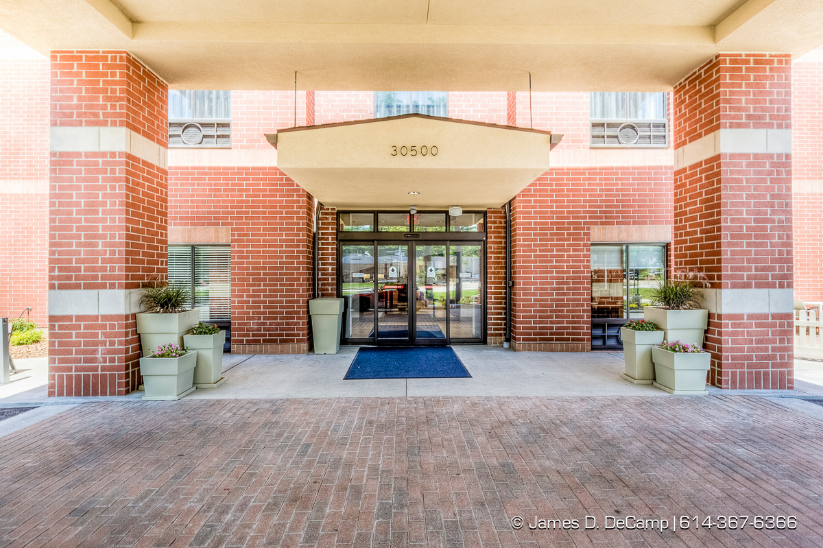 Westlake Holiday Inn & Suites photographed Tuesday July 26, 2016. (© James D. DeCamp | http://www.JamesDeCamp.com | 614-367-6366)
