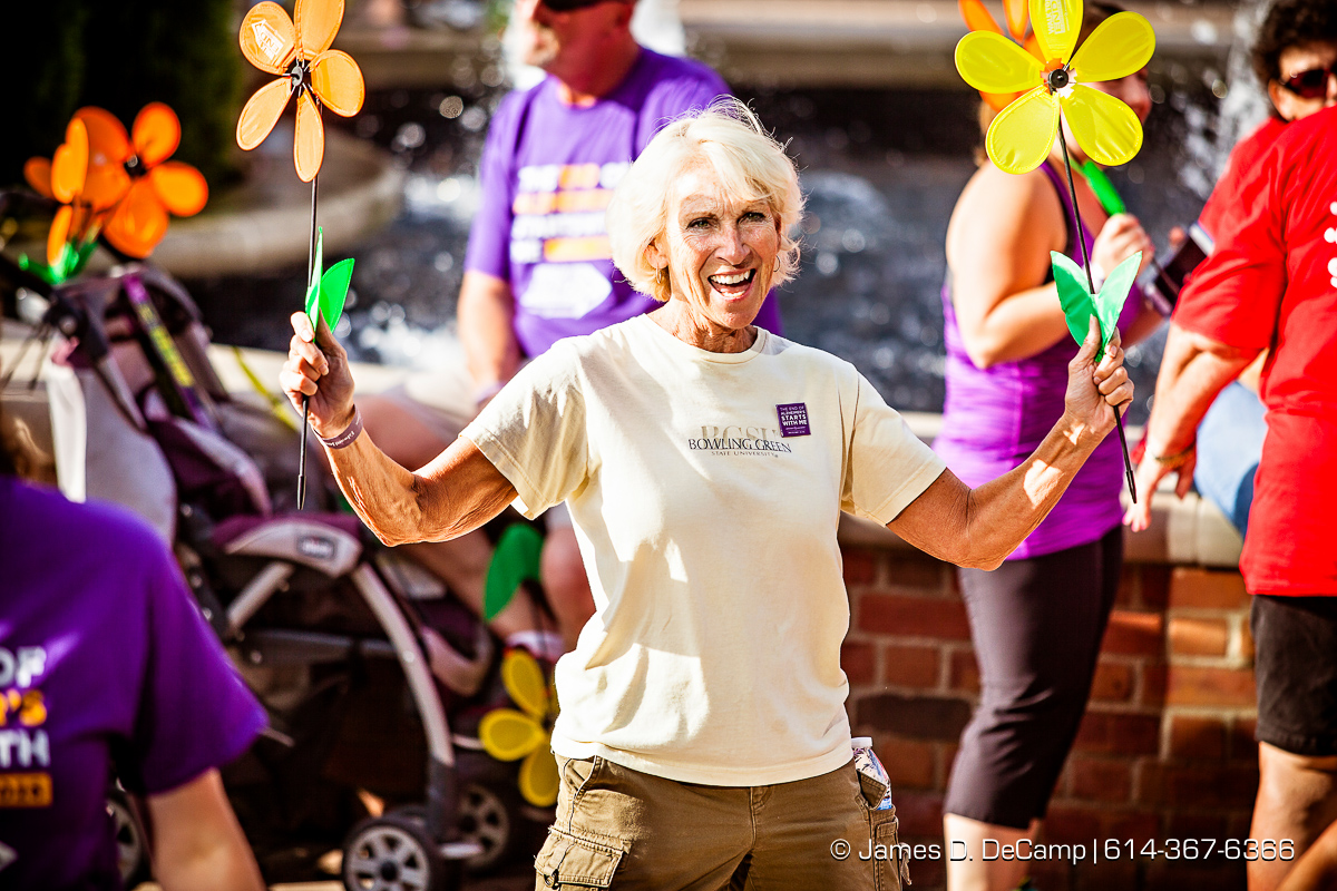 The 2016 Walk To End Alzheimer's photographed Saturday August 13, 2016 in Delaware, Ohio on the Ohio Wesleyan University Campus. (© James D. DeCamp | http://www.JamesDeCamp.com | 614-367-6366)