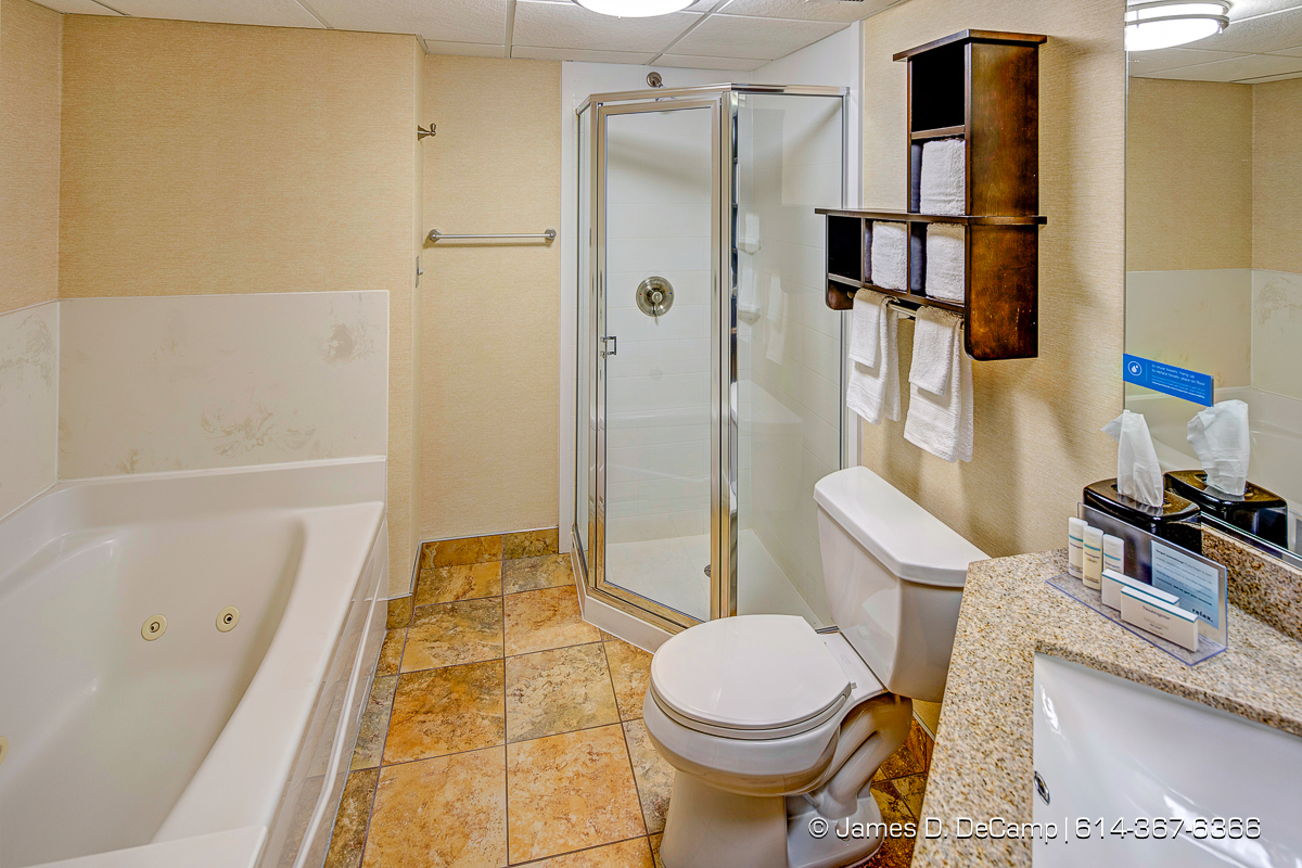 The Hampton Inn Middleburg Heights photographed Wednesday, October 19, 2016 for Alliance Hospitality. (© James D. DeCamp | http://JamesDeCamp.com | 614-367-6366)