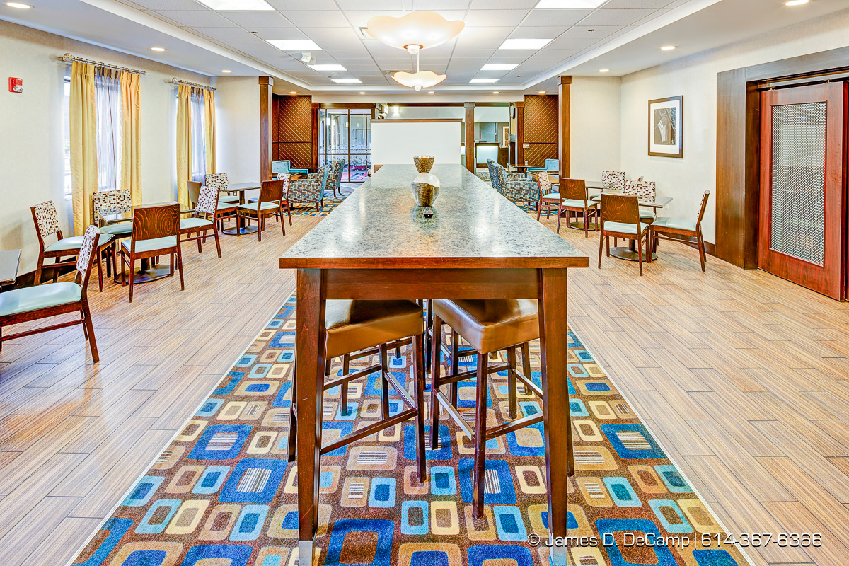 The Hampton Inn Middleburg Heights photographed Wednesday, October 19, 2016 for Alliance Hospitality. (© James D. DeCamp | http://JamesDeCamp.com | 614-367-6366)