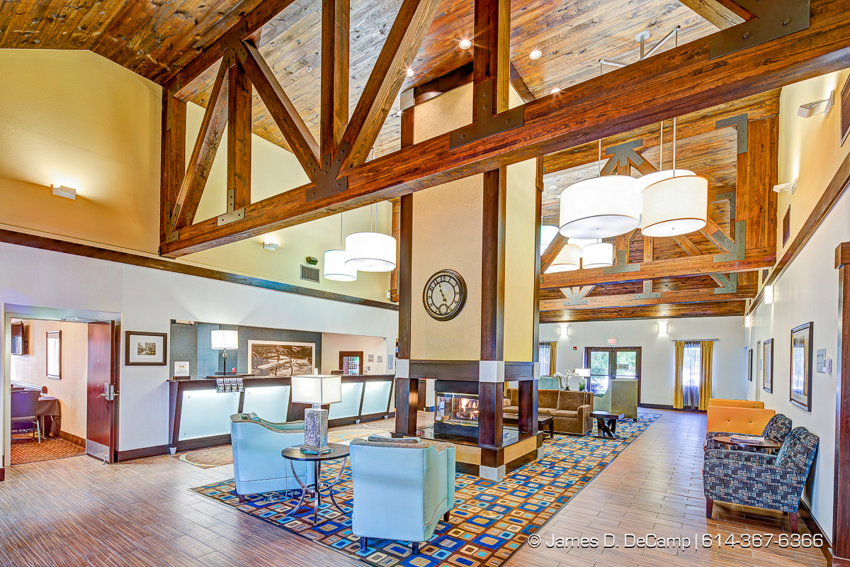 The Hampton Inn Middleburg Heights photographed Wednesday, October 19, 2016 for Alliance Hospitality. (© James D. DeCamp | http://JamesDeCamp.com | 614-367-6366)